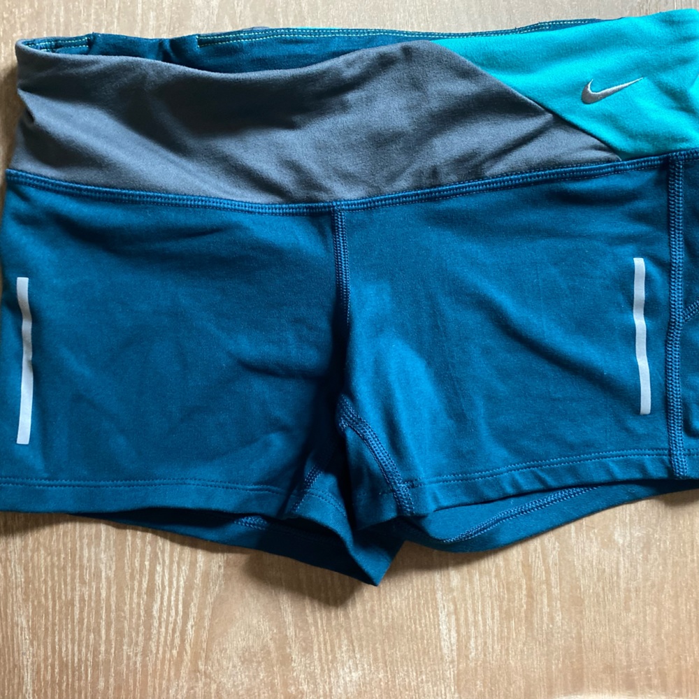 Nike drifit workout shorts